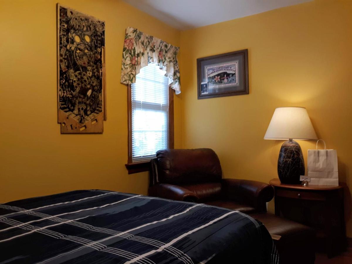 Quiet, Clean House W/ Steel Balls Bed and Breakfast Richmond Exterior foto